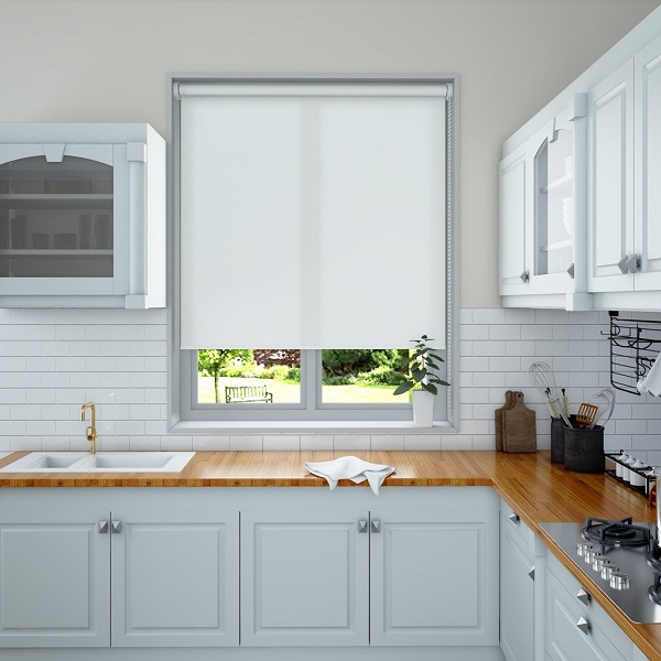 Những chiếc rèm cửa sổ nhà bếp không chỉ giúp bảo vệ sự riêng tư mà còn làm cho không gian trở nên đẹp mắt hơn. Rèm cửa sổ nhà bếp còn có khả năng kiểm soát được ánh sáng và gió, tạo ra một môi trường nấu nướng thoải mái và dễ chịu. Hãy lựa chọn một mẫu rèm cửa sổ nhà bếp phù hợp với phong cách của bạn để tạo nên một căn bếp tuyệt vời.
